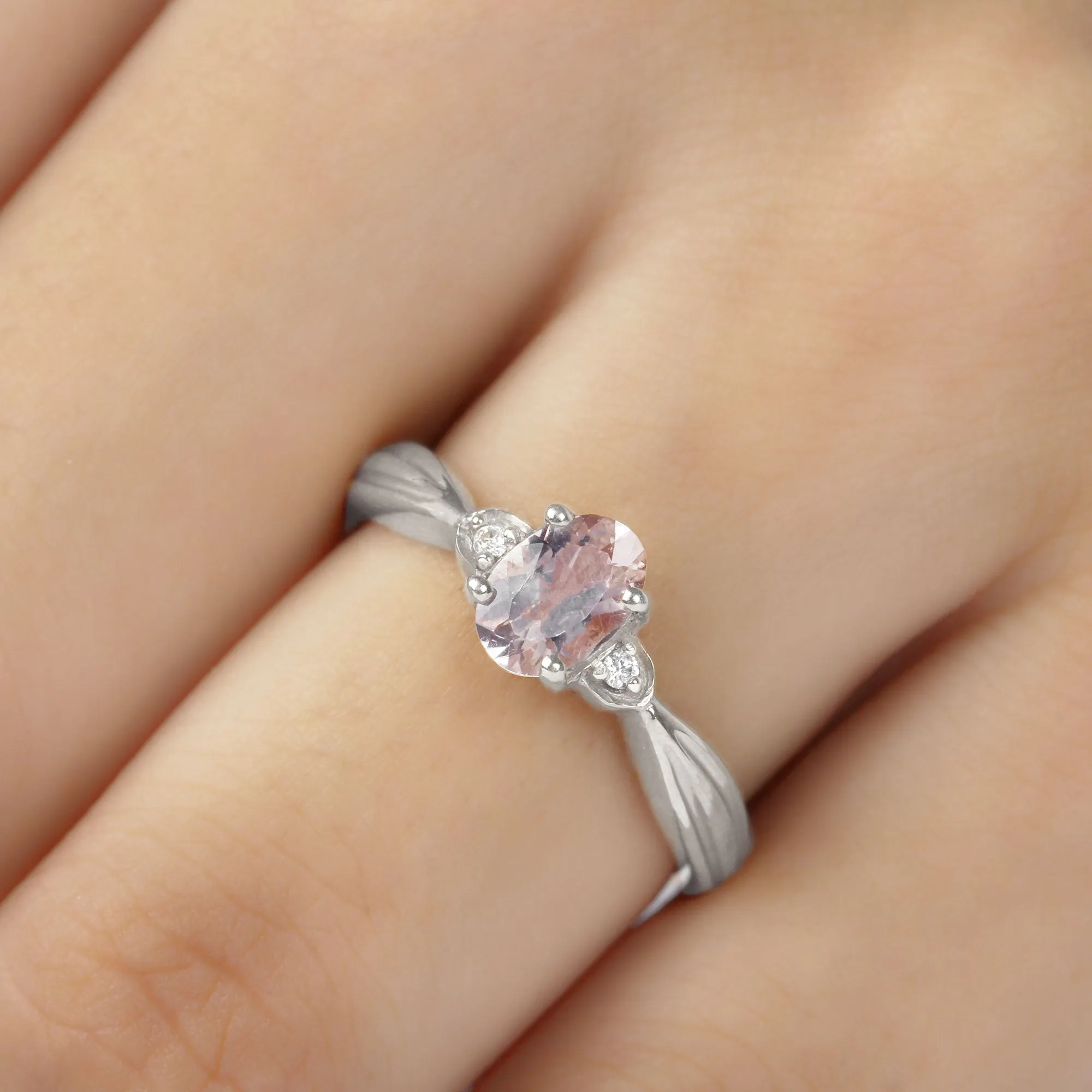 3/4 CT Oval Cut Morganite Solitaire Ring with Diamond