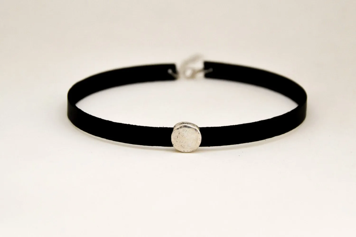 Black choker necklace for women with silver round bead