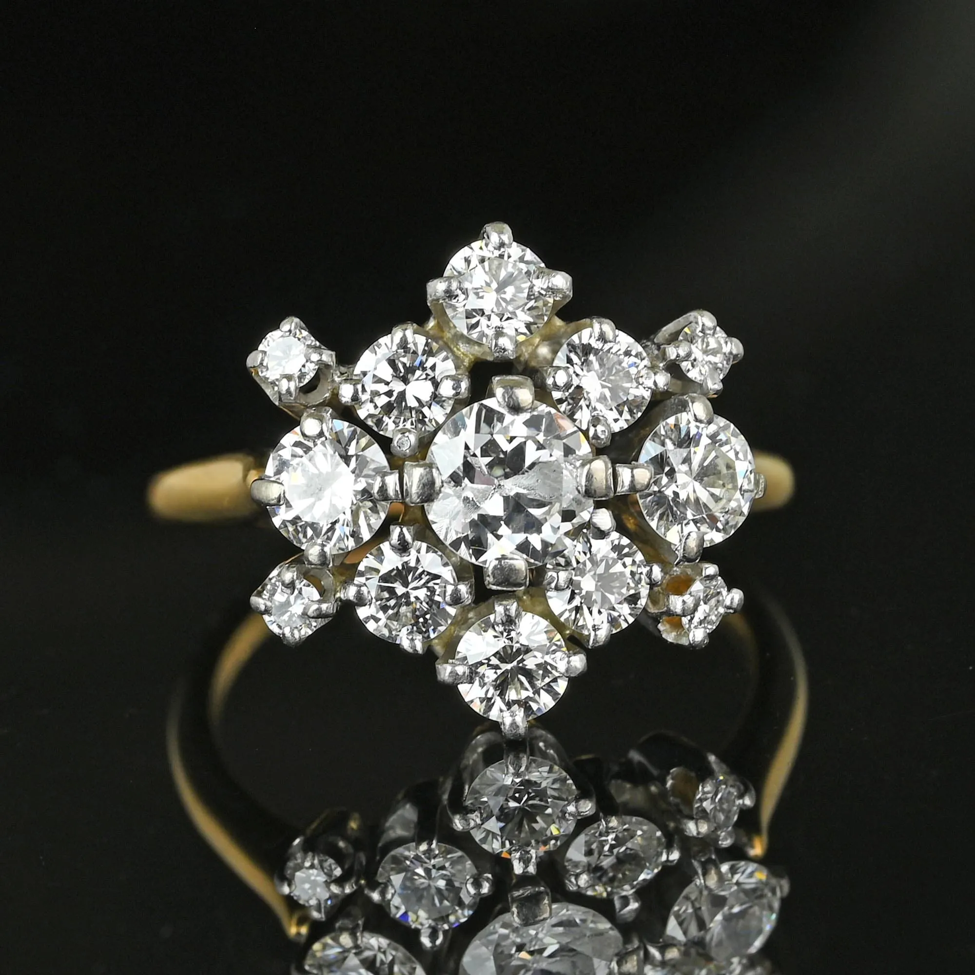 Exquisite Retro 18K Gold Diamond Cluster Ring