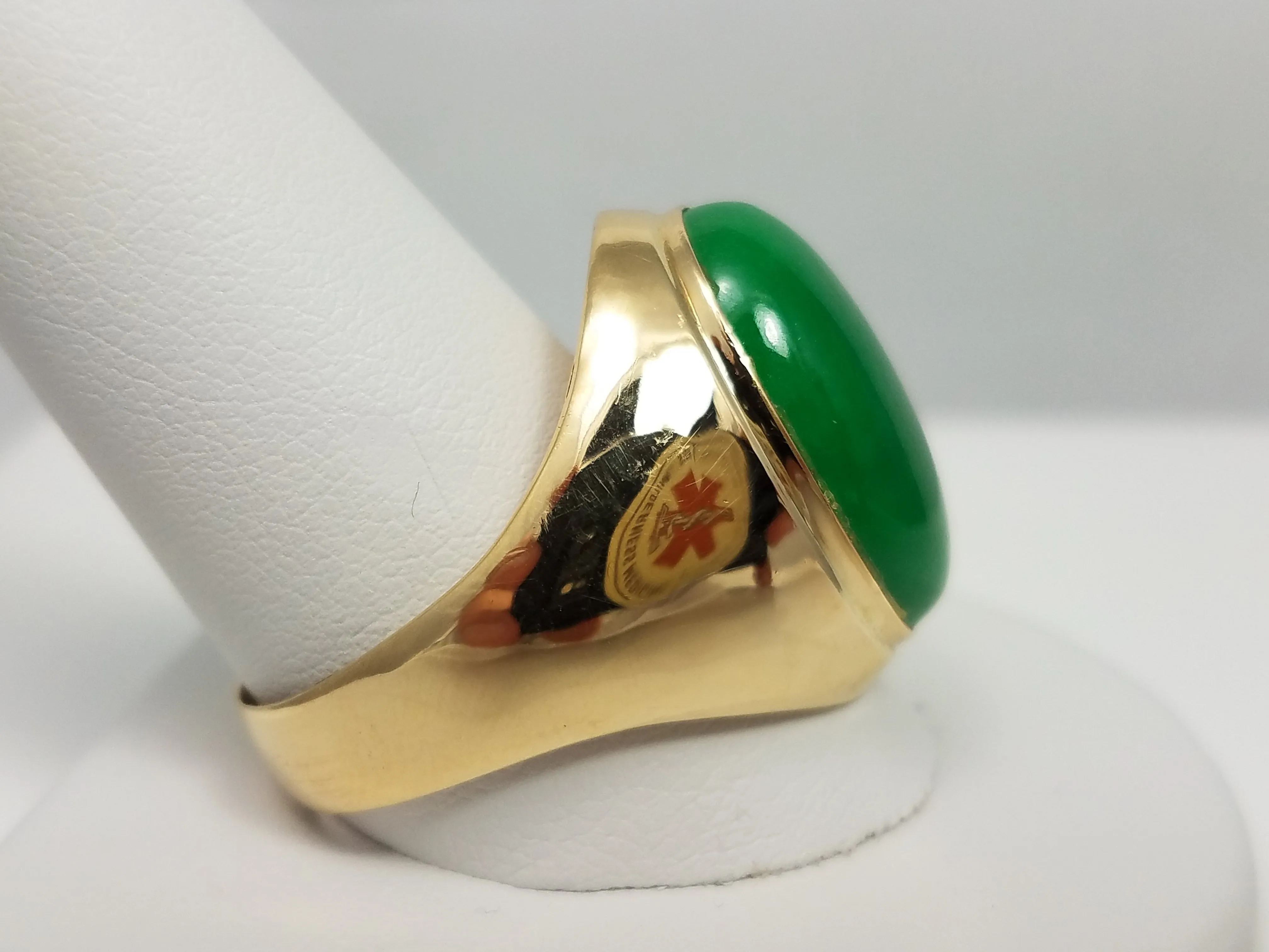 Large Vintage 14k Yellow Gold Natural Jade Ring