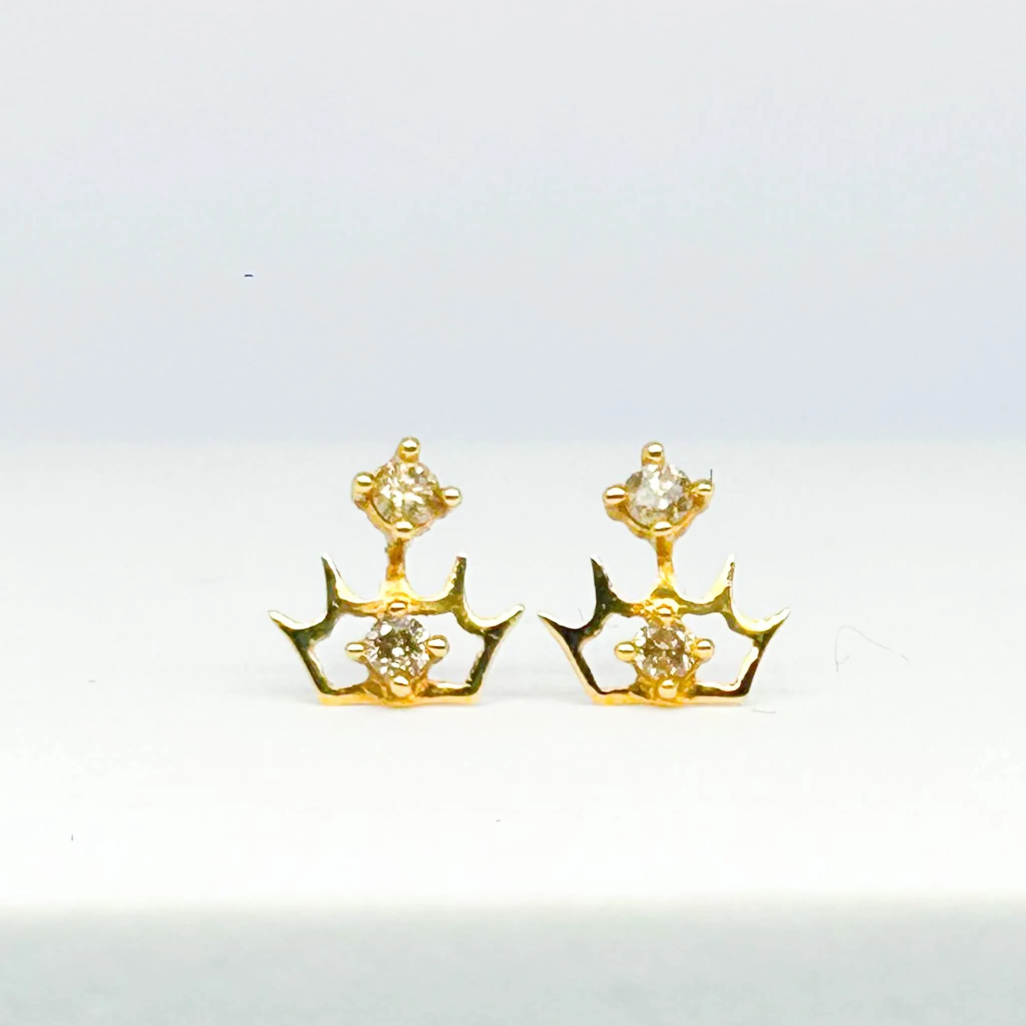 #LVNA2024 | Golden Crown Stud Deco Diamond Earrings 18kt