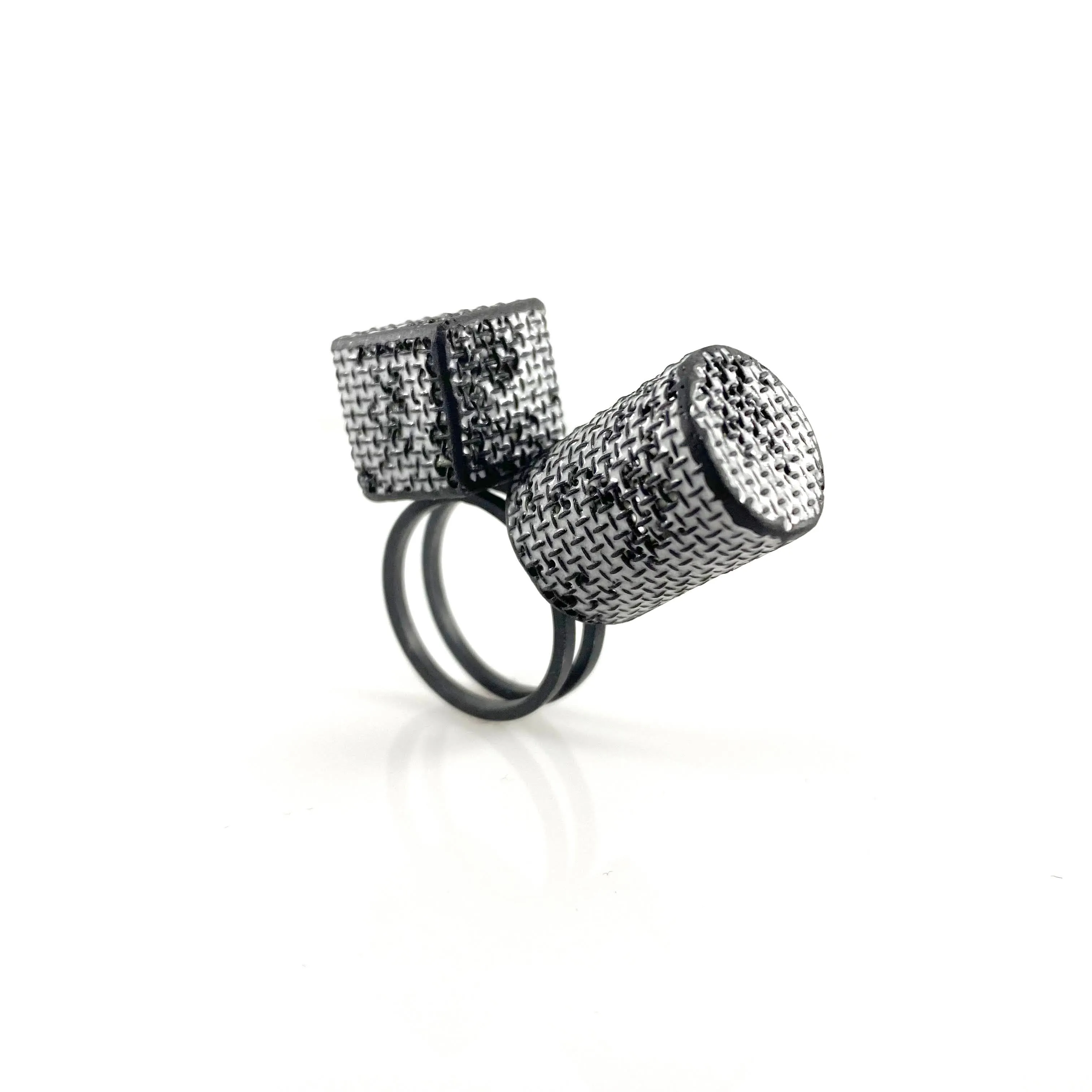 Mesh Cylinder and Cube Ring