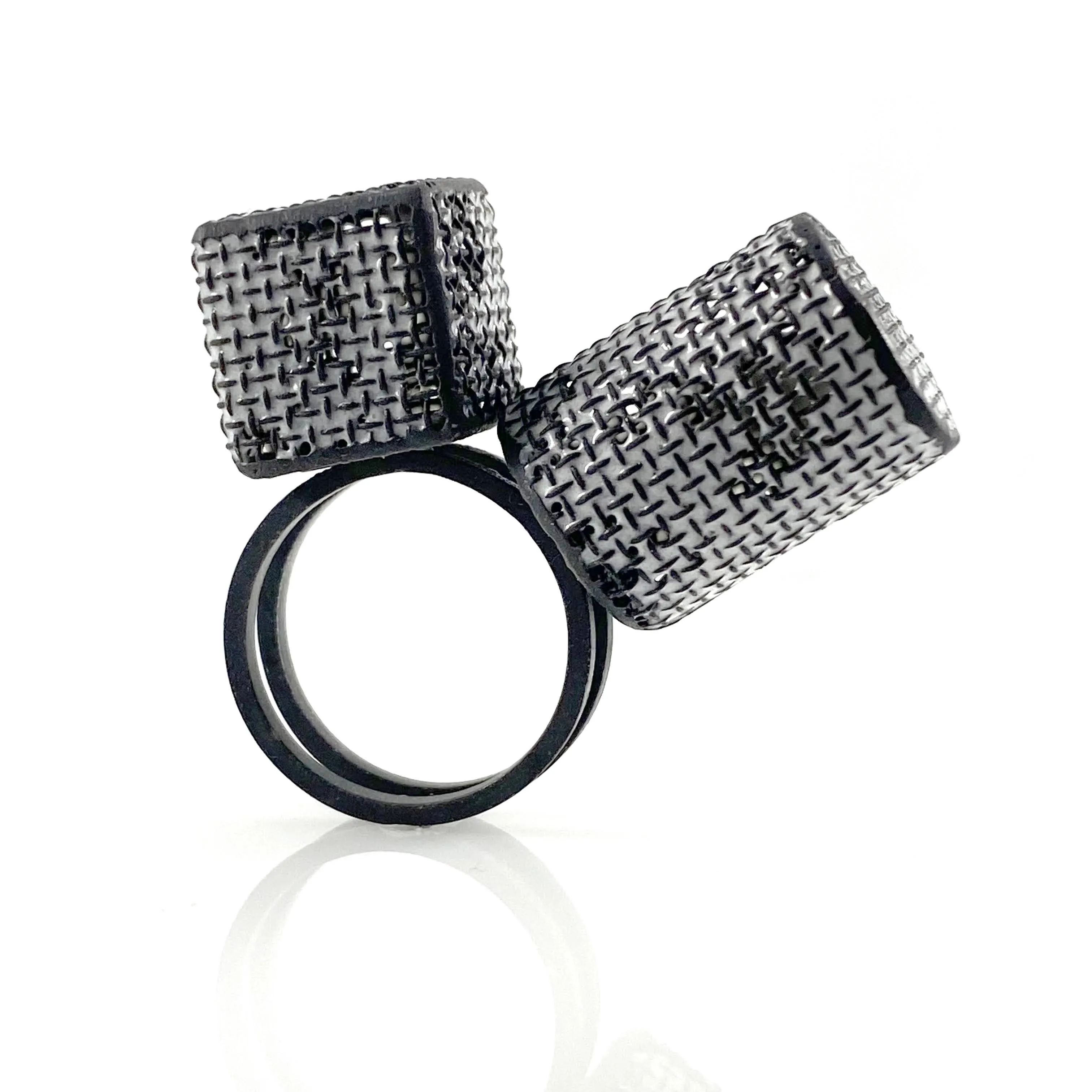 Mesh Cylinder and Cube Ring