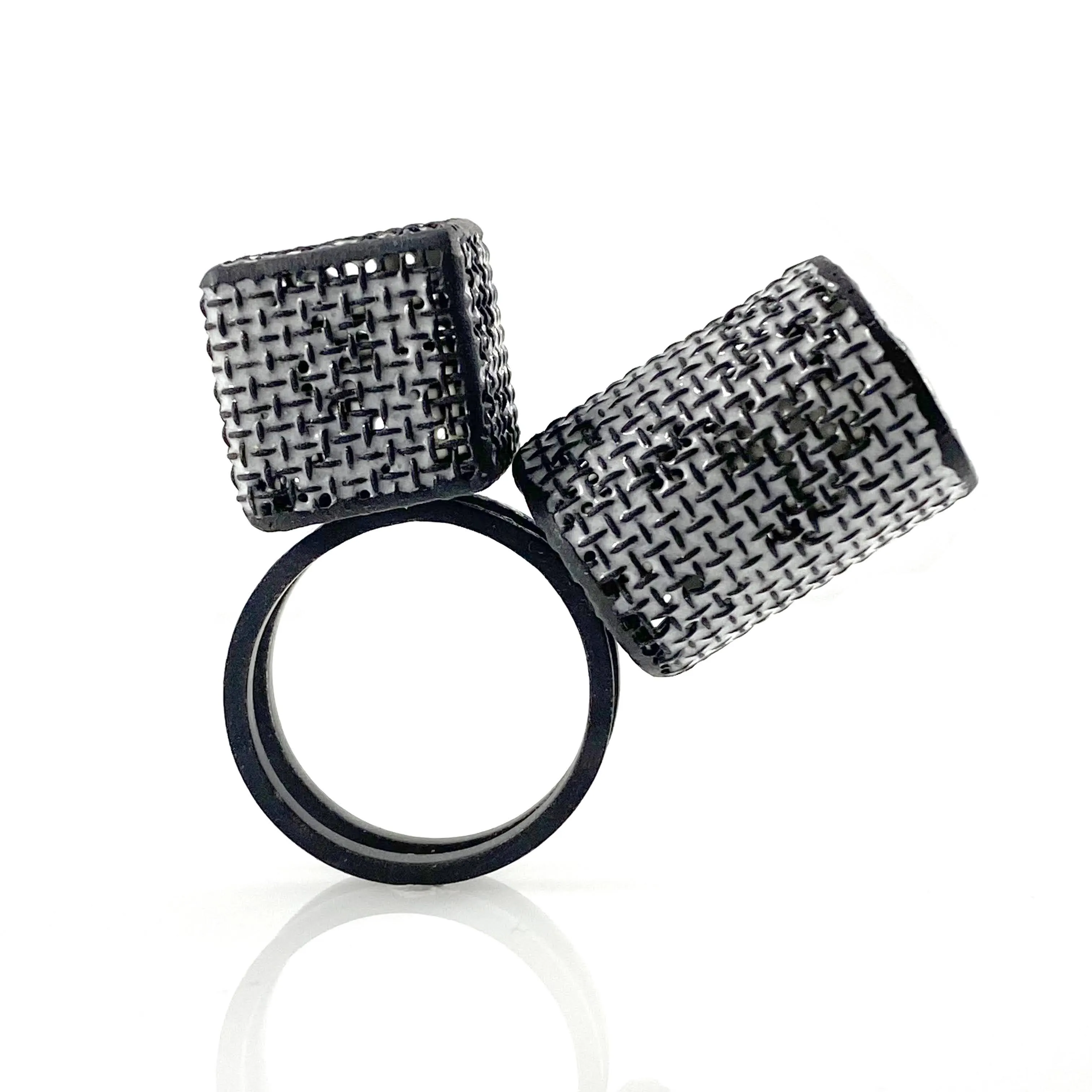 Mesh Cylinder and Cube Ring