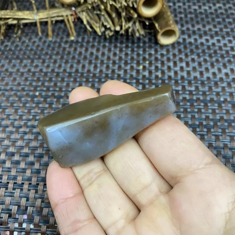 Natural Hetian Jade Rough Nephrite Raw (36g,5.9X3.1X1.6cm)