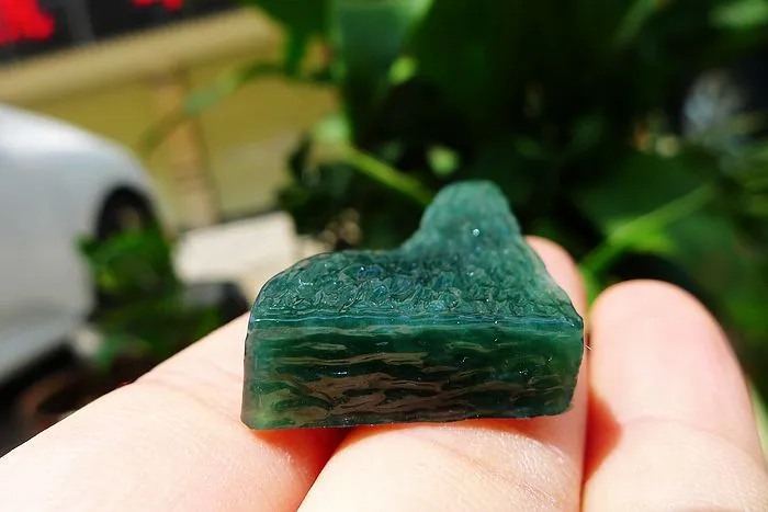 Natural Jade Rough Jadeite Raw (10.6g,3.65X2.1X0.8cm)