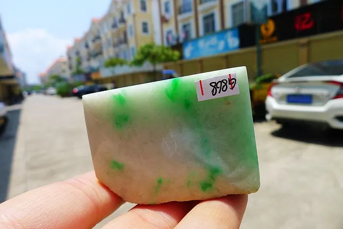 Natural Jade Rough Jadeite Raw (126g,5.1X3.8X2.4cm)