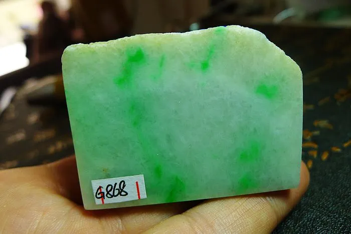 Natural Jade Rough Jadeite Raw (126g,5.1X3.8X2.4cm)