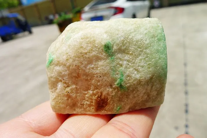 Natural Jade Rough Jadeite Raw (126g,5.1X3.8X2.4cm)