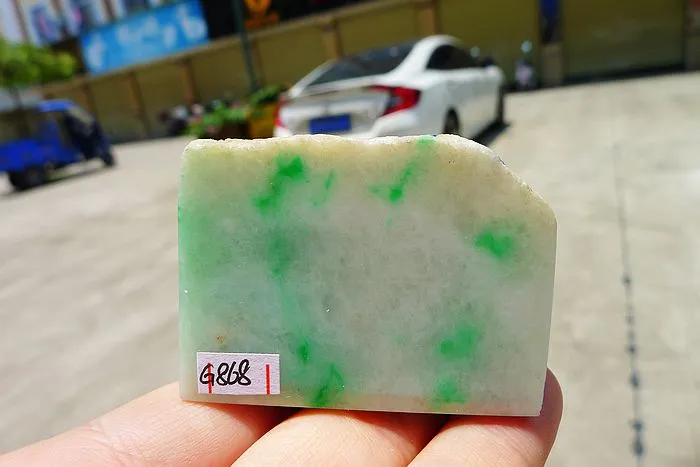 Natural Jade Rough Jadeite Raw (126g,5.1X3.8X2.4cm)