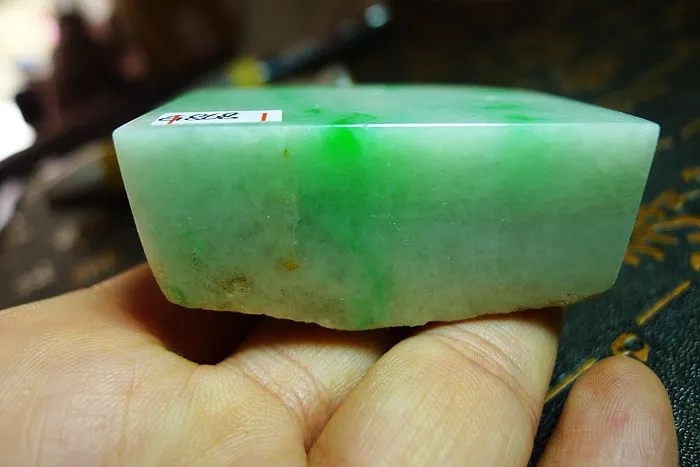 Natural Jade Rough Jadeite Raw (126g,5.1X3.8X2.4cm)