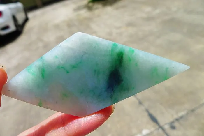 Natural Jade Rough Jadeite Raw (19g,7.3X3.3X0.45cm)