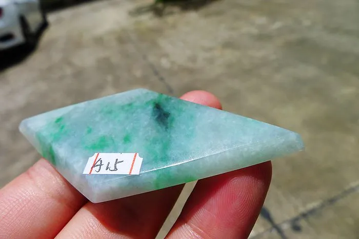 Natural Jade Rough Jadeite Raw (19g,7.3X3.3X0.45cm)