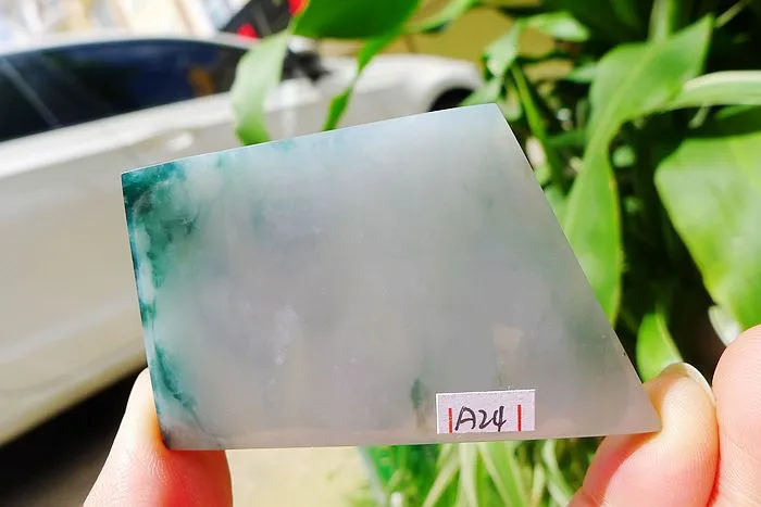 Natural Jade Rough Jadeite Raw (39g,6.3X4.1X0.5cm)