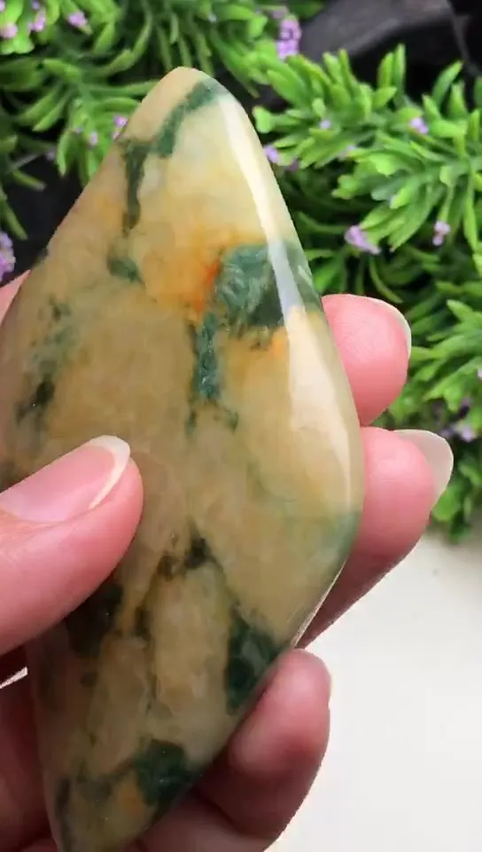 Natural Jade Rough Jadeite Raw (61g,5.8X4.4X0.94cm)-V4018