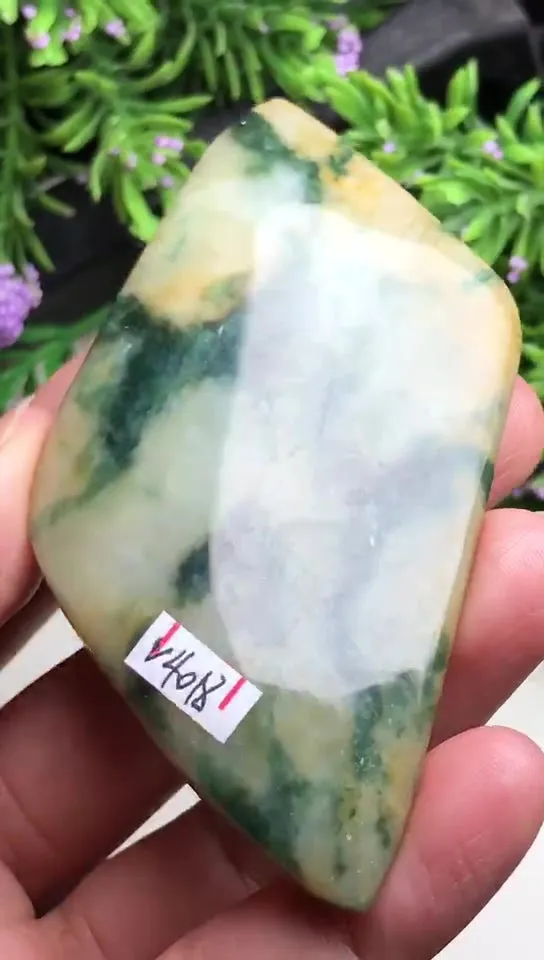 Natural Jade Rough Jadeite Raw (61g,5.8X4.4X0.94cm)-V4018