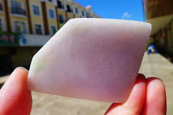 Natural Jade Rough Jadeite Raw (64g,5.8X4.3X1.1cm)