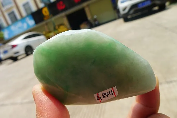 Natural Jade Rough Jadeite Raw (92g,6.8X4X1.55cm)