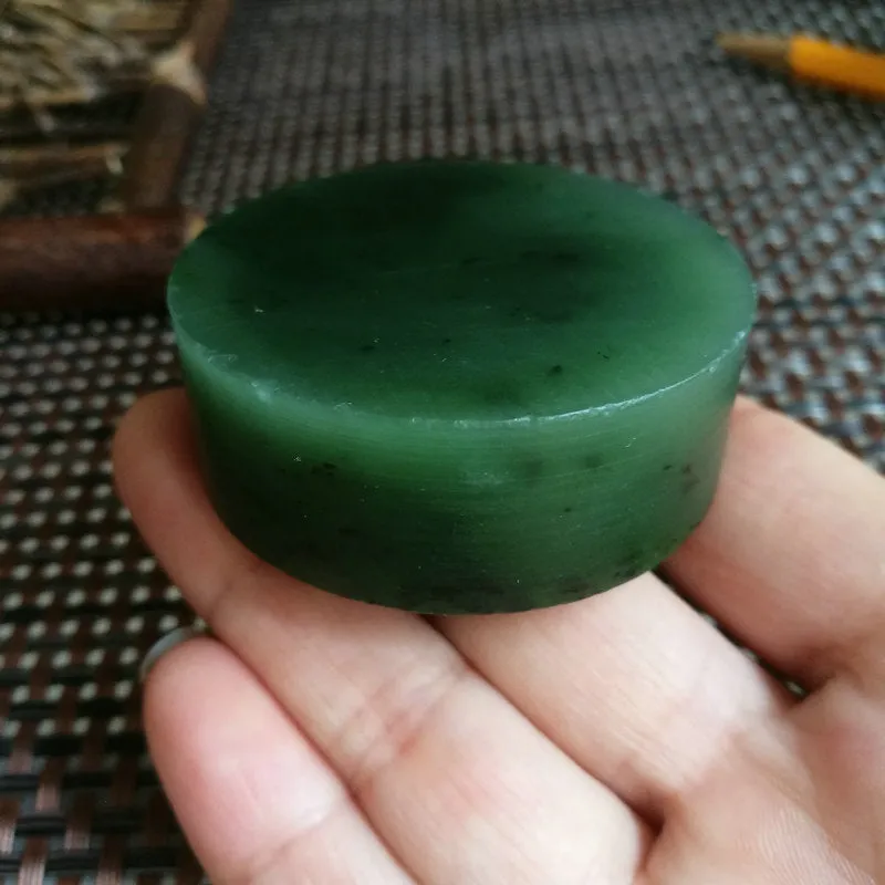 Natural Kunlun Jade Rough Nephrite Raw (102g, 4.9X1.8cm)