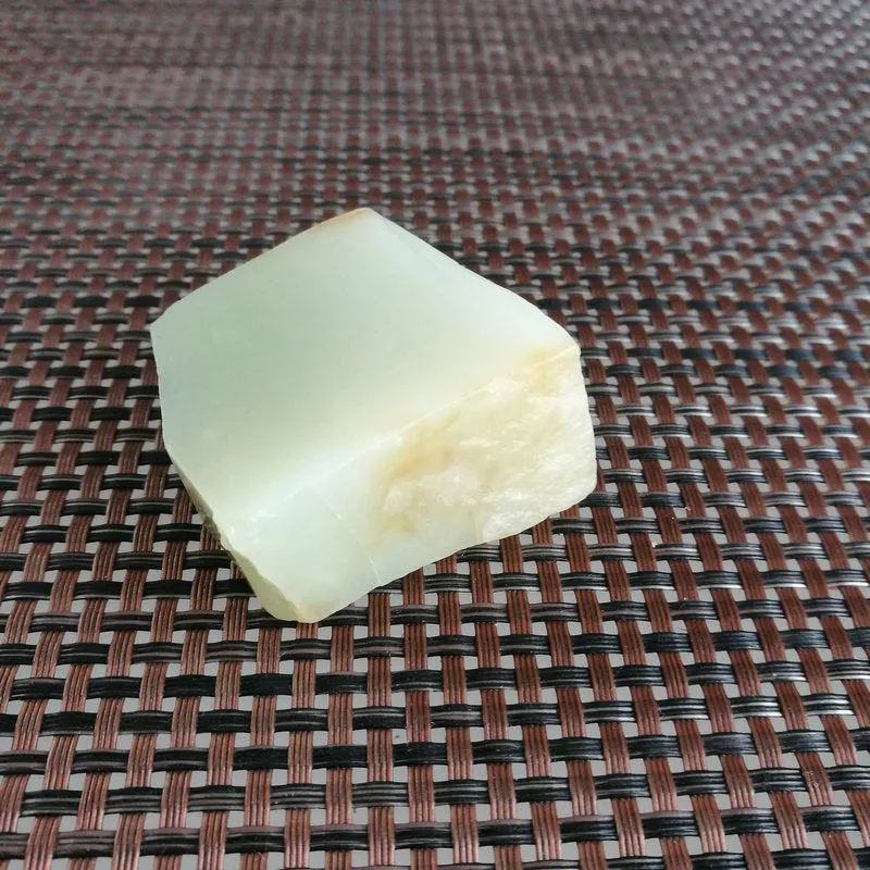 Natural Kunlun Jade Rough Nephrite Raw (102g,4.3X4X2.5cm)