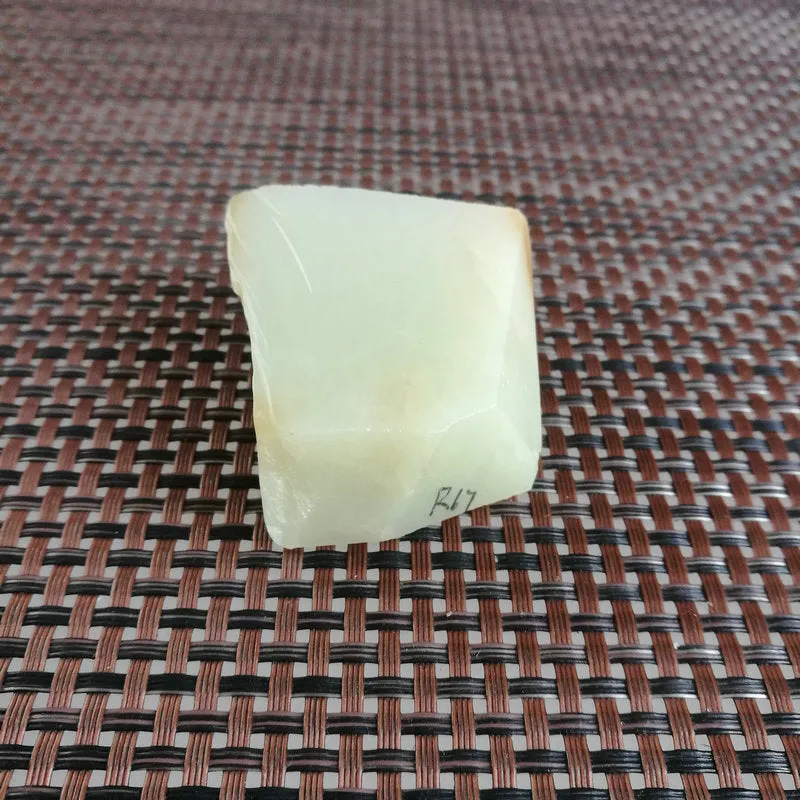 Natural Kunlun Jade Rough Nephrite Raw (102g,4.3X4X2.5cm)