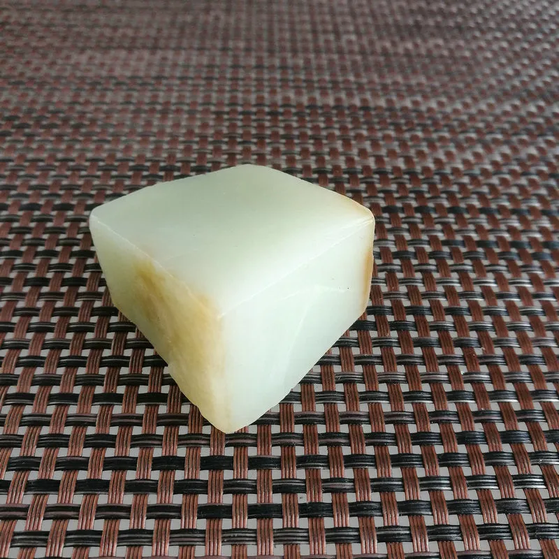 Natural Kunlun Jade Rough Nephrite Raw (102g,4.3X4X2.5cm)