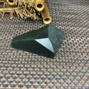 Natural Kunlun Jade Rough Nephrite Raw (143g,6.6X5.6X2.8cm)