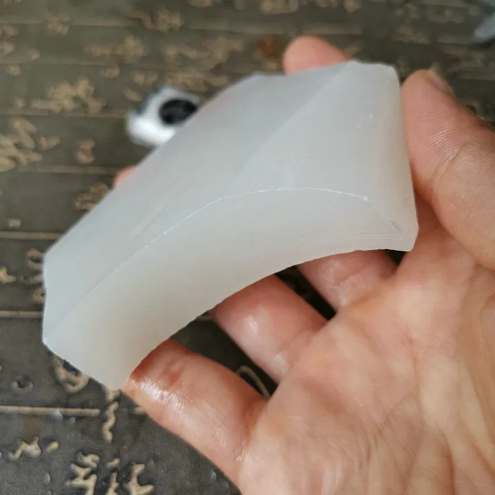 Natural Kunlun Jade Rough Nephrite Raw (146g, 7.5X7X2cm)