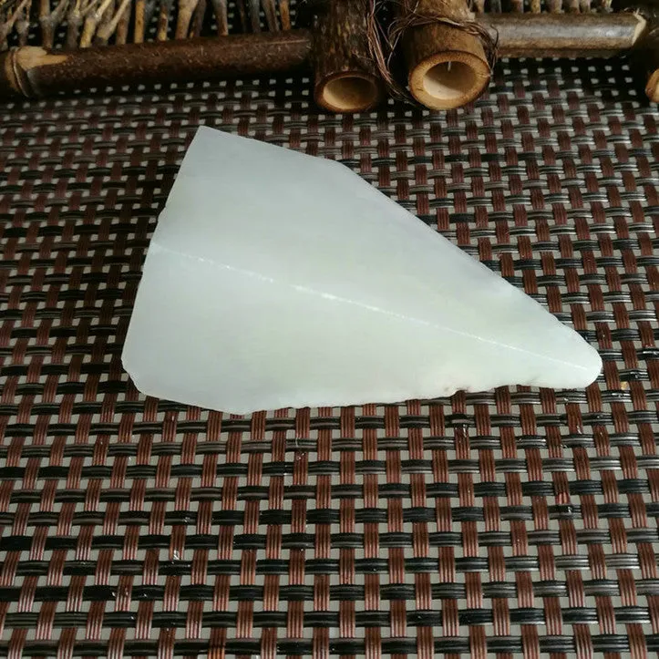 Natural Kunlun Jade Rough Nephrite Raw (146g, 8.5X3X1.5cm)