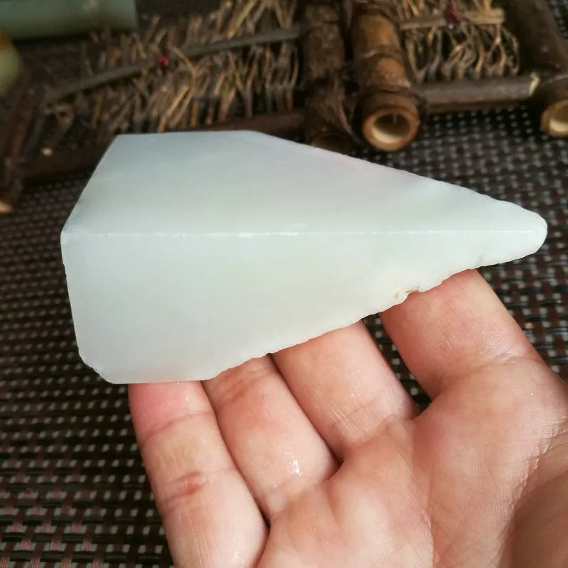 Natural Kunlun Jade Rough Nephrite Raw (146g, 8.5X3X1.5cm)