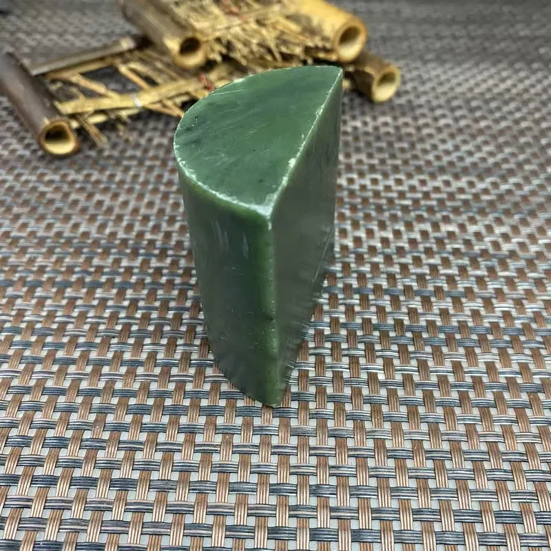 Natural Kunlun Jade Rough Nephrite Raw (182g,5.5X5.4X2.5cm)