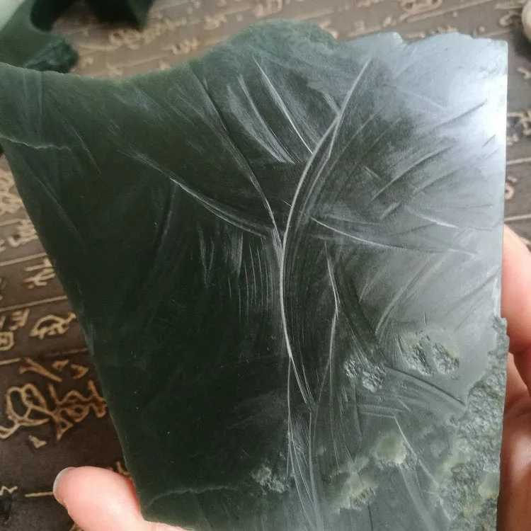 Natural Kunlun Jade Rough Nephrite Raw (219g, 11X7X0.9cm)