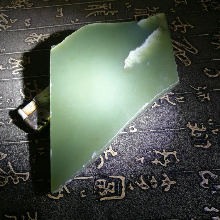 Natural Kunlun Jade Rough Nephrite Raw (274g, 9X7.5X1.4cm)