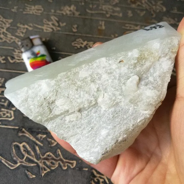 Natural Kunlun Jade Rough Nephrite Raw (291g, 10X5X4.5cm)