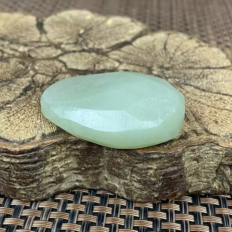 Natural Kunlun Jade Rough Nephrite Raw (36g,4.5X3.2X1.5cm)