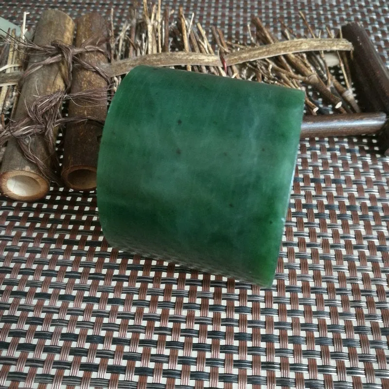 Natural Kunlun Jade Rough Nephrite Raw (378g, 4.6X5.9cm)