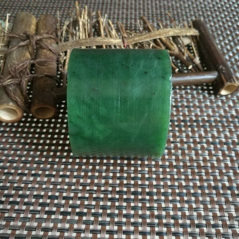 Natural Kunlun Jade Rough Nephrite Raw (378g, 4.6X5.9cm)