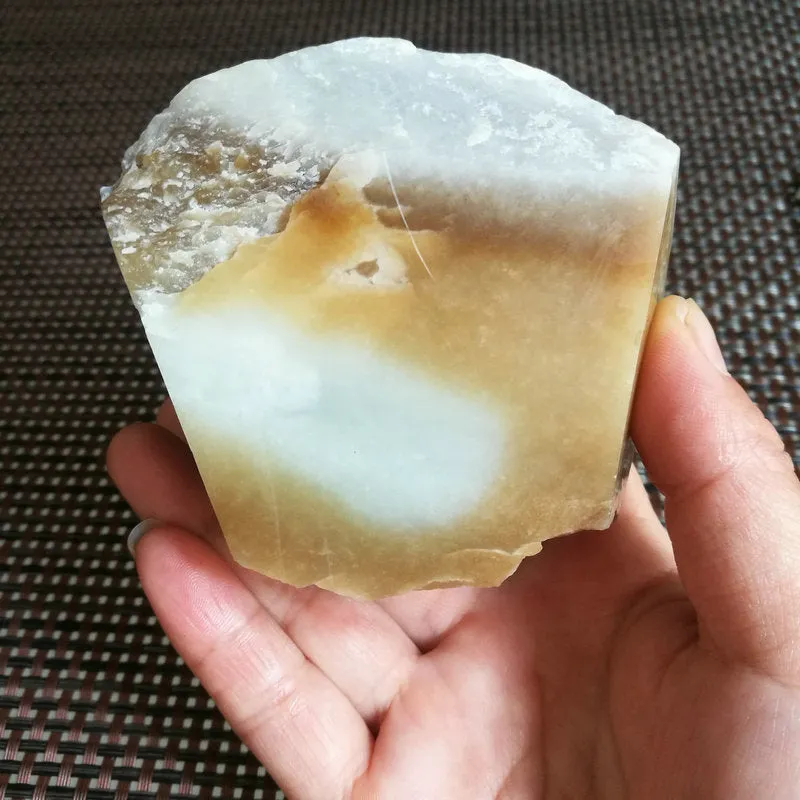 Natural Kunlun Jade Rough Nephrite Raw (524g, 7X6X3.5cm)