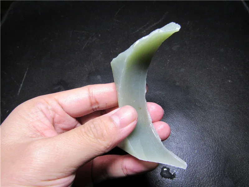 Natural Kunlun Jade Rough Nephrite Raw (53.62g, 70X50X20mm)