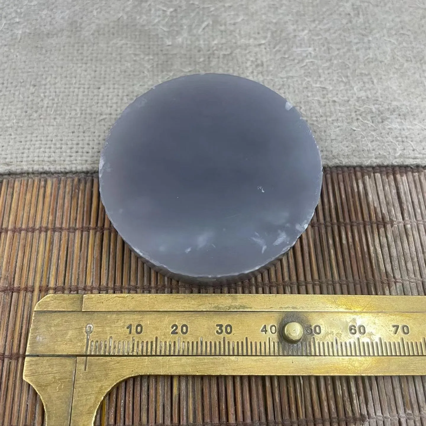 Natural Kunlun Jade Rough Nephrite Raw (77g,\ cm)