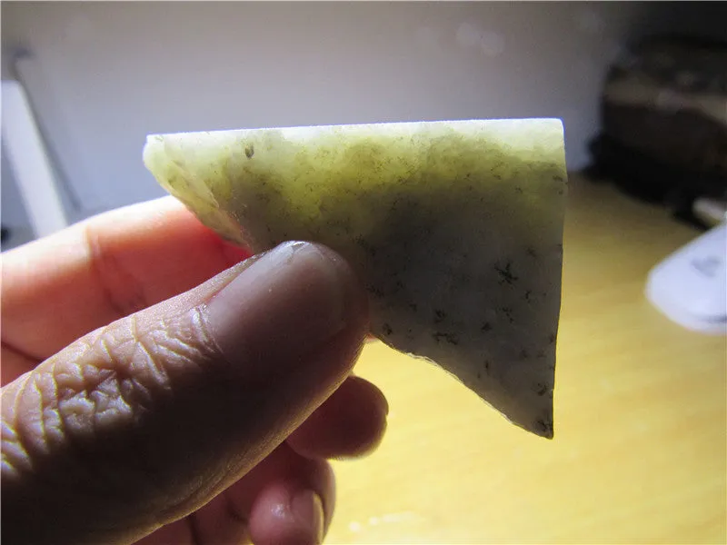 Natural Kunlun Jade Rough Nephrite Raw (79.04g, 54X29X34mm)