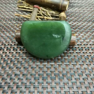 Natural Kunlun Jade Rough Nephrite Raw (81g,5.5X4.2X1.8cm)