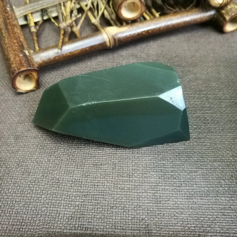 Natural Kunlun Jade Rough Nephrite Raw (85g,6.5X3.5X2.3cm)