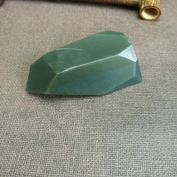 Natural Kunlun Jade Rough Nephrite Raw (85g,6.5X3.5X2.3cm)