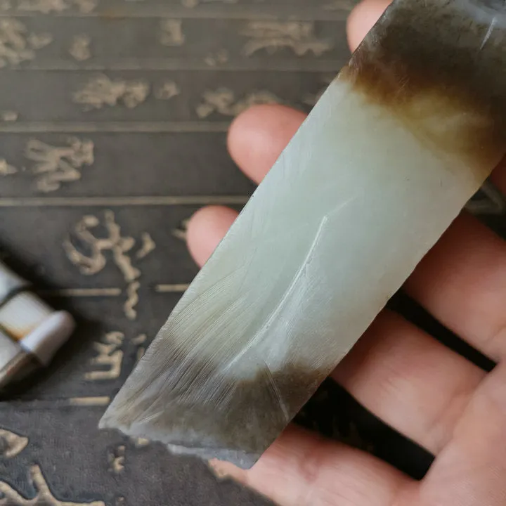 Natural Siberian Jade Rough Nephrite Raw (140g, 9X2.5X2cm)