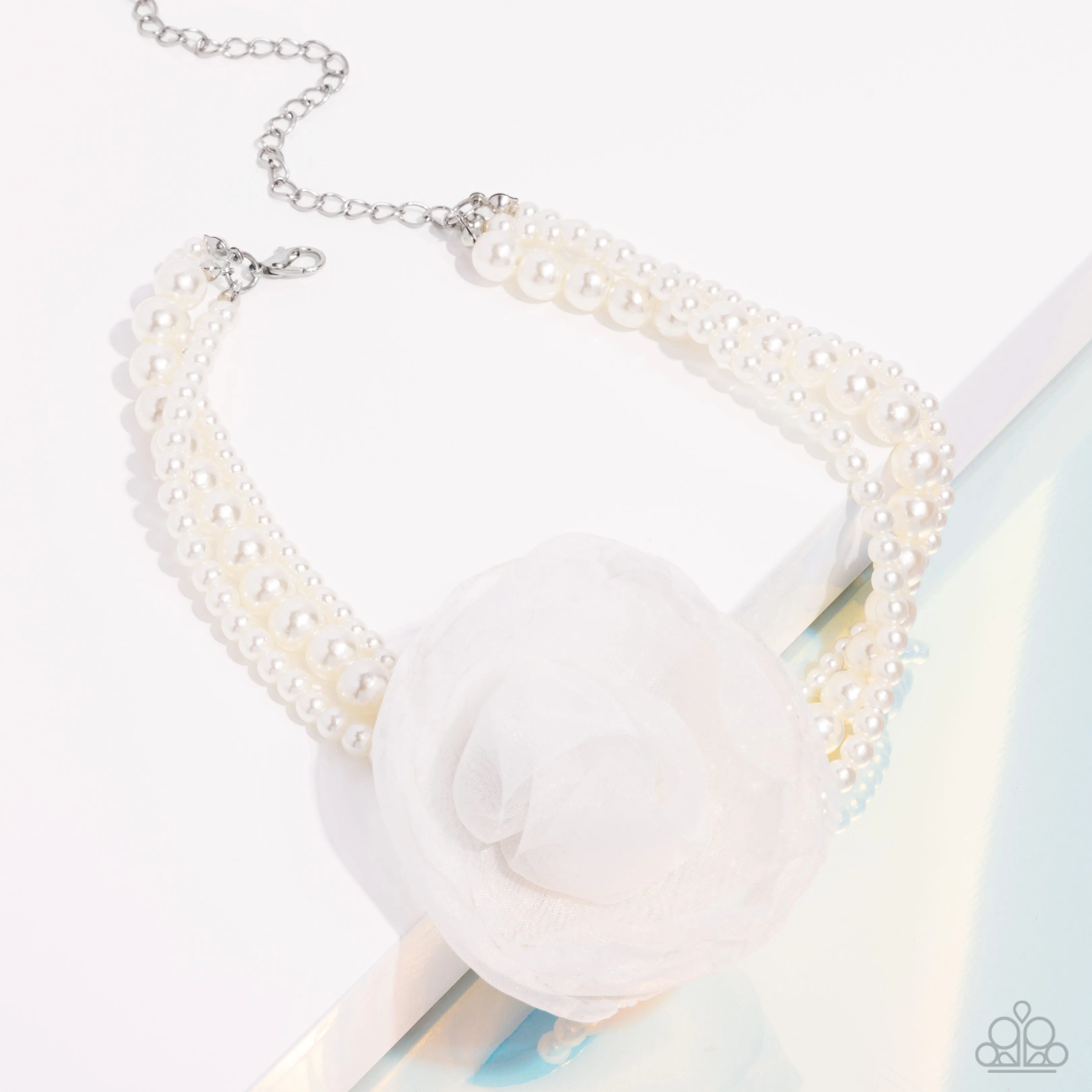 Necklaces Radiant Rosette - White Choker N2161