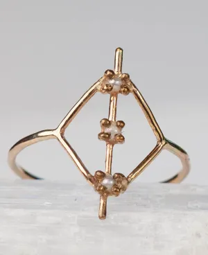 Petite Pearl Estella Ring