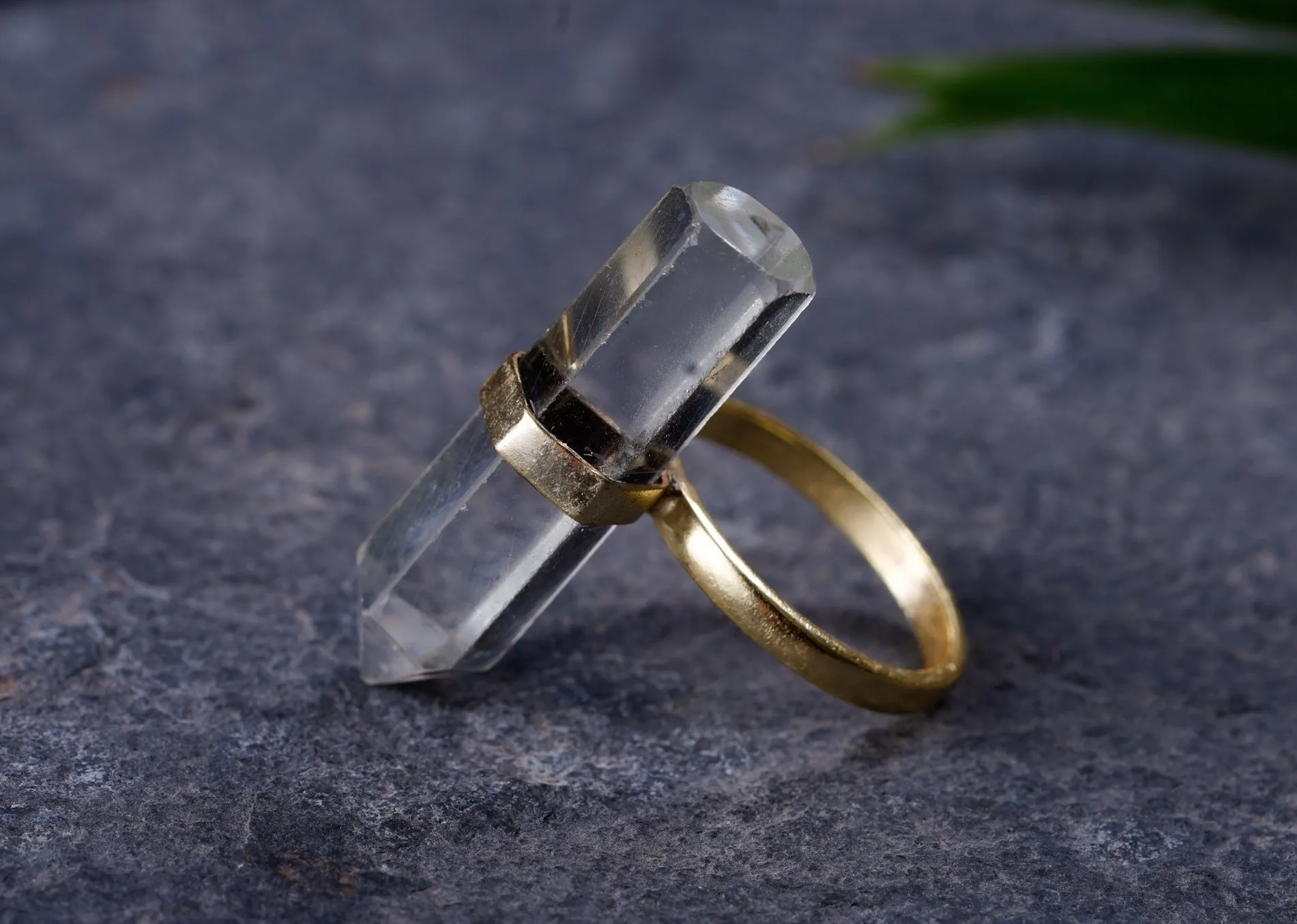 Ring ~ RAW CRYSTAL ~ Bergkristall