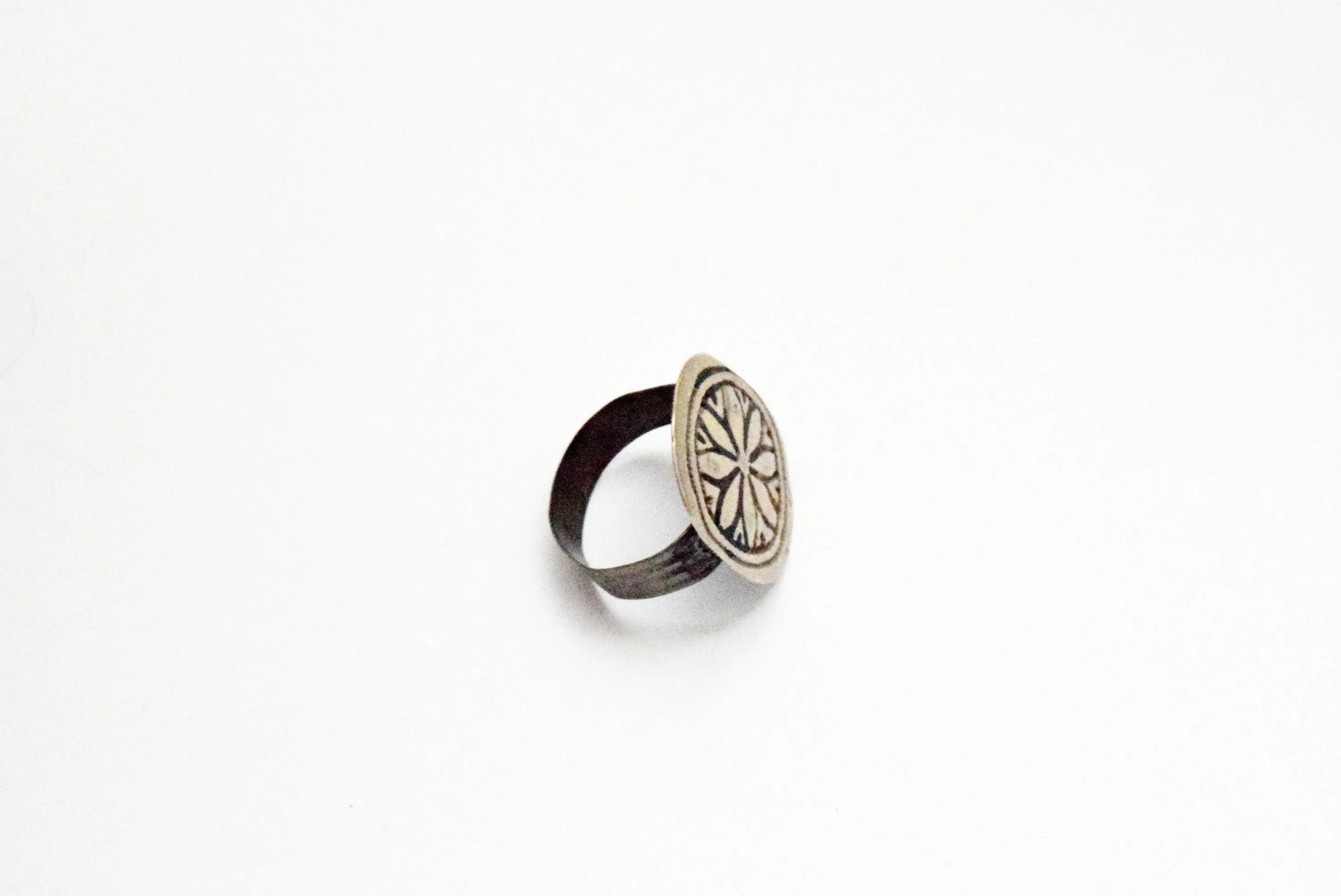 Vintage Round Silver and Niello Moroccan Ring